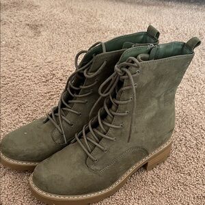 Universal Thread Khaki Lace-Up Boots
